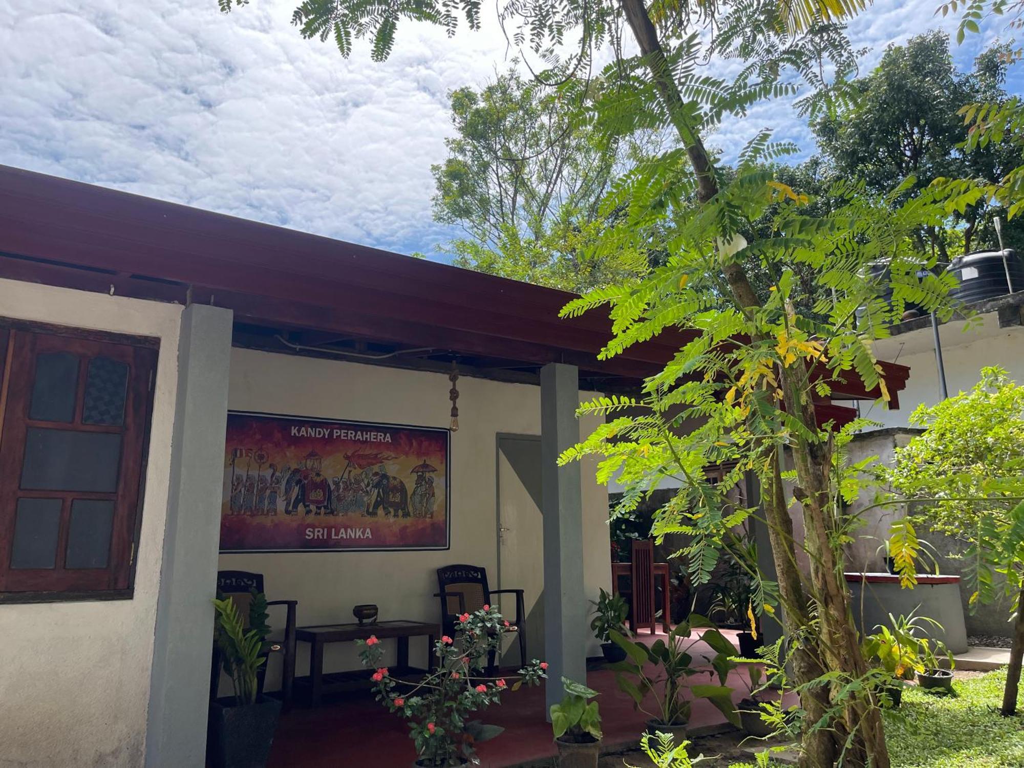 Homestay Surf Ahangama